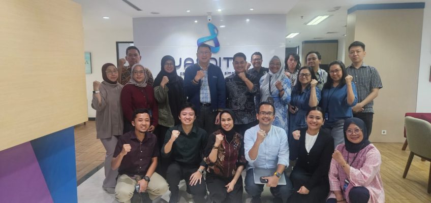Foto bersama tim dalam kegiatan kick-off konsultasi ISO 9001 dan ISO IEC 27001 di PT Jasnita Telekomindo Tbk